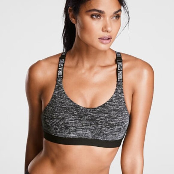 Victoria's Secret Incredible Lightweight Sport Bra NWT - Picture 1 of 5